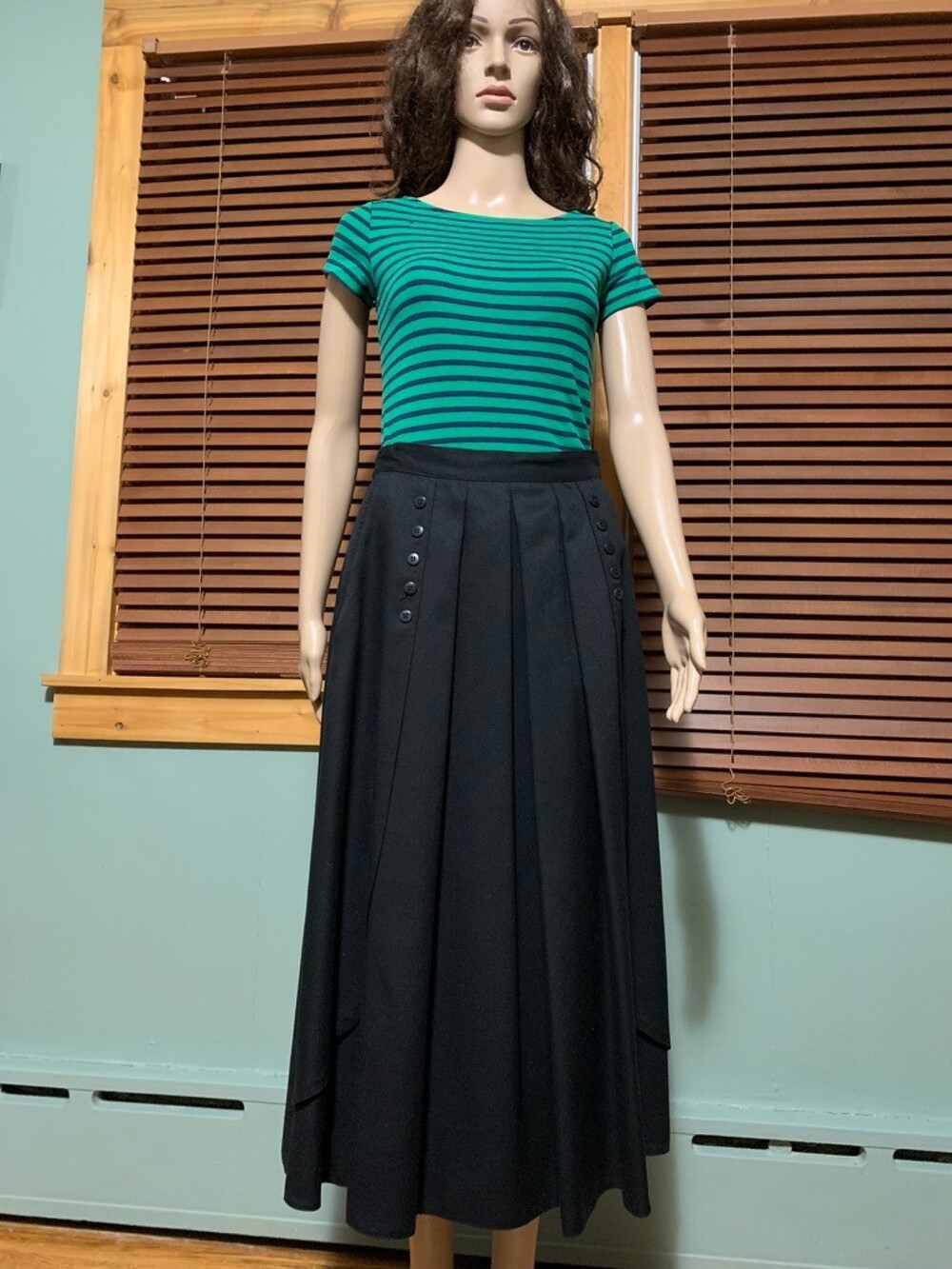 Made in France. Retro wide skirt. Black. European size - 40.